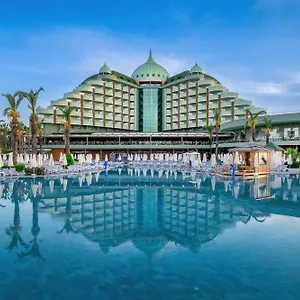 Rezort Delphin Palace